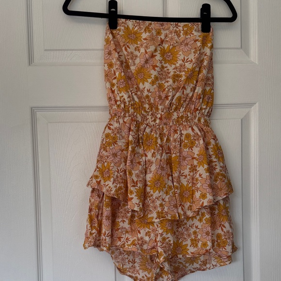 Floral Strapless Romper - Picture 3 of 9